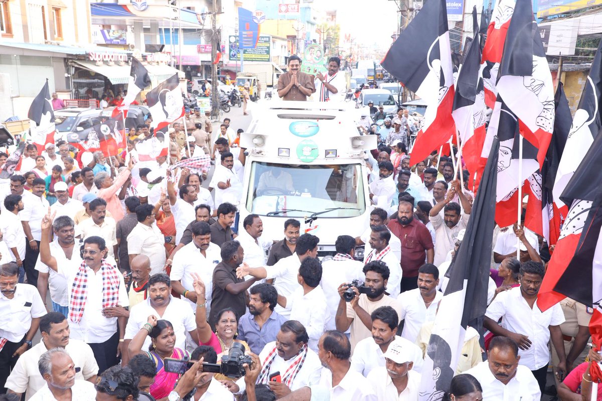 AmmkITMuthu's tweet image. #TTVDhinakaran #NDAalliance

கழகப் பொதுச்செயலாளர் திரு. #டிடிவிதினகரன் அவர்கள்

மதுரவாயல் சட்டமன்ற தொகுதியில் போட்டியிடும் அதிமுக வெற்றி வேட்பாளர் திரு. பென்ஜமின் அவர்களை ஆதரித்து பிரச்சாரம் மேற்கொண்டார்.