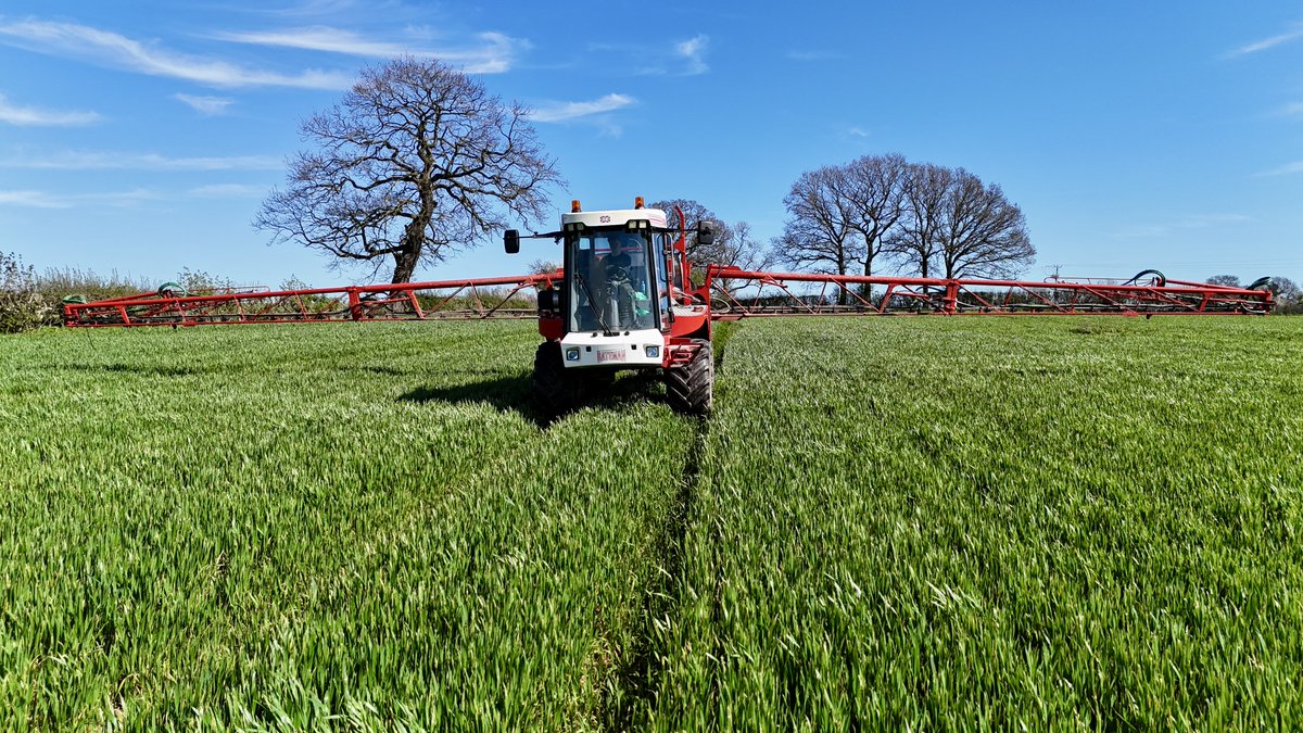 spj1958's tweet image. #NoFarmersNoFood #LoveUKWeather #KeyWorkers #MINI4PRO #Gnosall 🚜