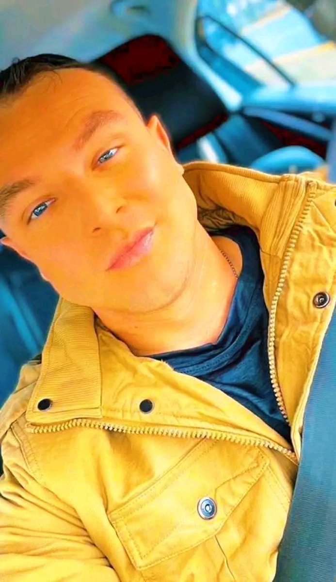 MasterJare11039's tweet photo. Get triggered and serve your real alpha cash masterjared handsome nahh https://t.co/iTDUUkYGgv