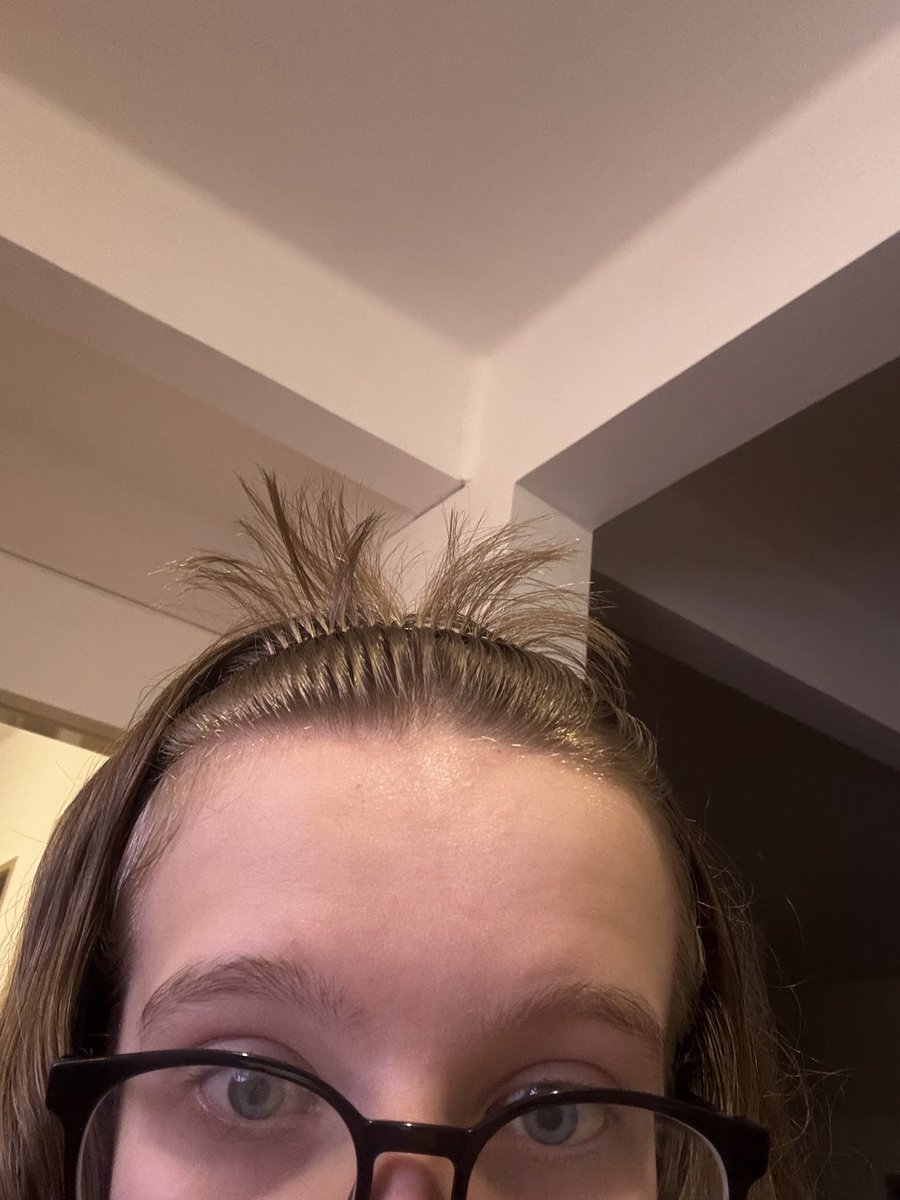 nana ᰔ VAI VER O SKZ tweet media