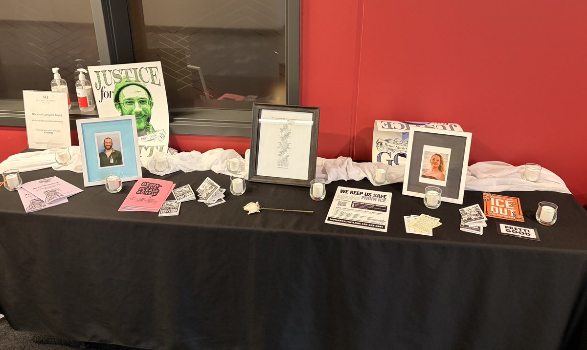 Liz Collin tweet media