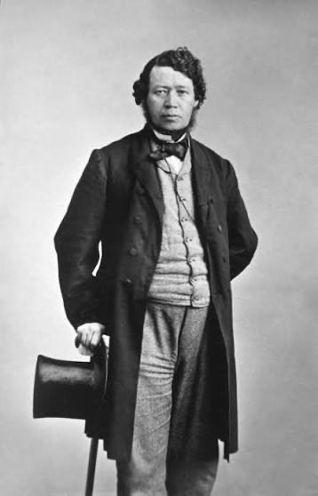 HeyMarkReid's tweet photo. On this day in 1868, Canada was shaken by its first political assassination. 🇨🇦
Thomas D’Arcy McGee, a Father of Confederation and a brilliant orator, was shot outside his Ottawa home. Just moments before, he had delivered a powerful speech in the House of Commons calling for national unity.
McGee was a reformed revolutionary who became a passionate advocate for a "new nationality" where diverse backgrounds could coexist. His legacy remains a cornerstone of the Canadian identity.
#OnThisDay #CdnHist #CanadaHistory #Ottawa