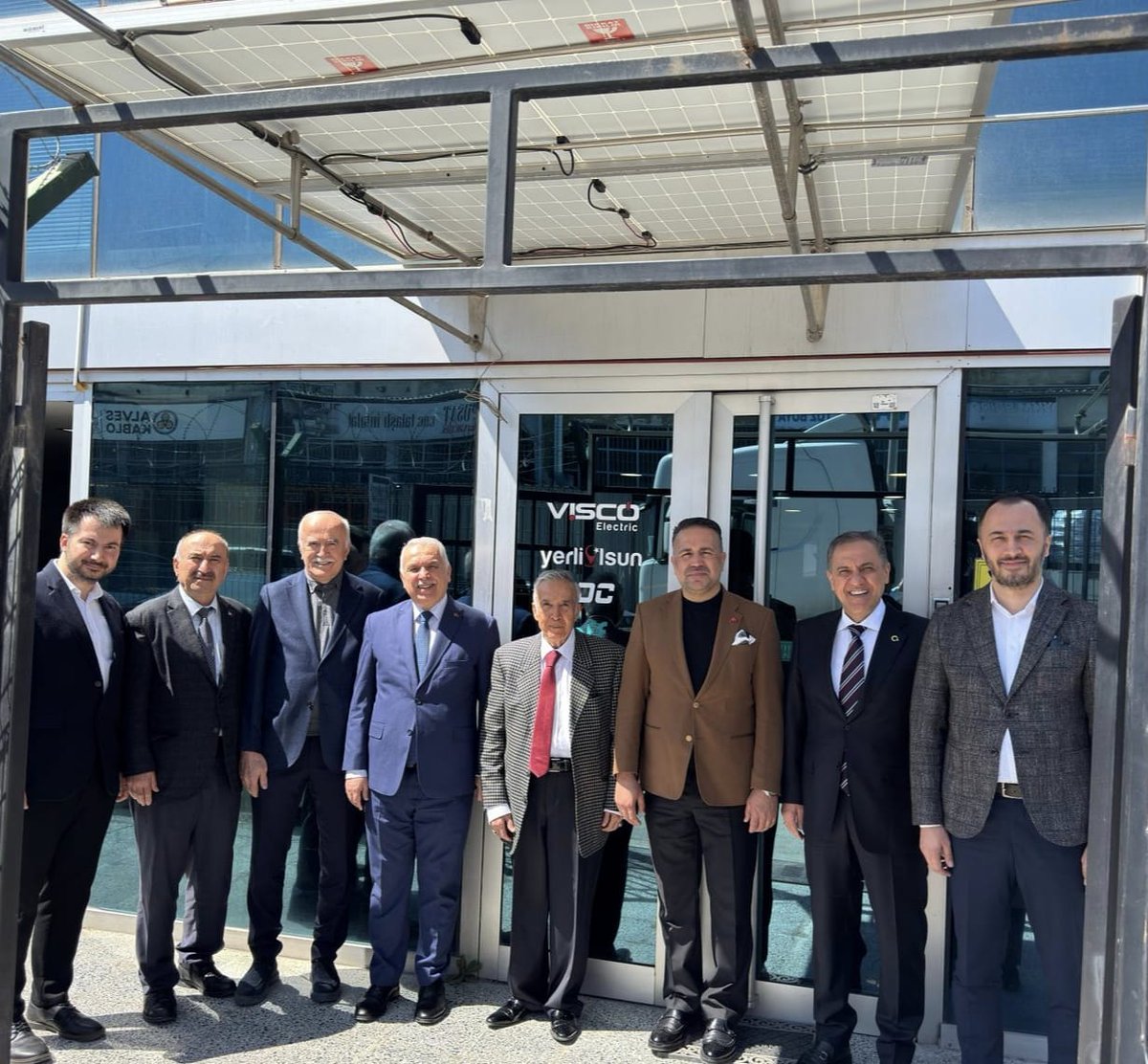 viscoelectric's tweet photo. İçişleri Bakanlığı Personel Müdürü Aziz Yıldırım Valim, Yalova Valimiz Ahmed Hamdi Usta , Burhan Ersoy , Cemalettin Çoğurcu ve Yavuz DONAT Abim Bizlere Misafir Oldular. https://t.co/p20mByOIl7