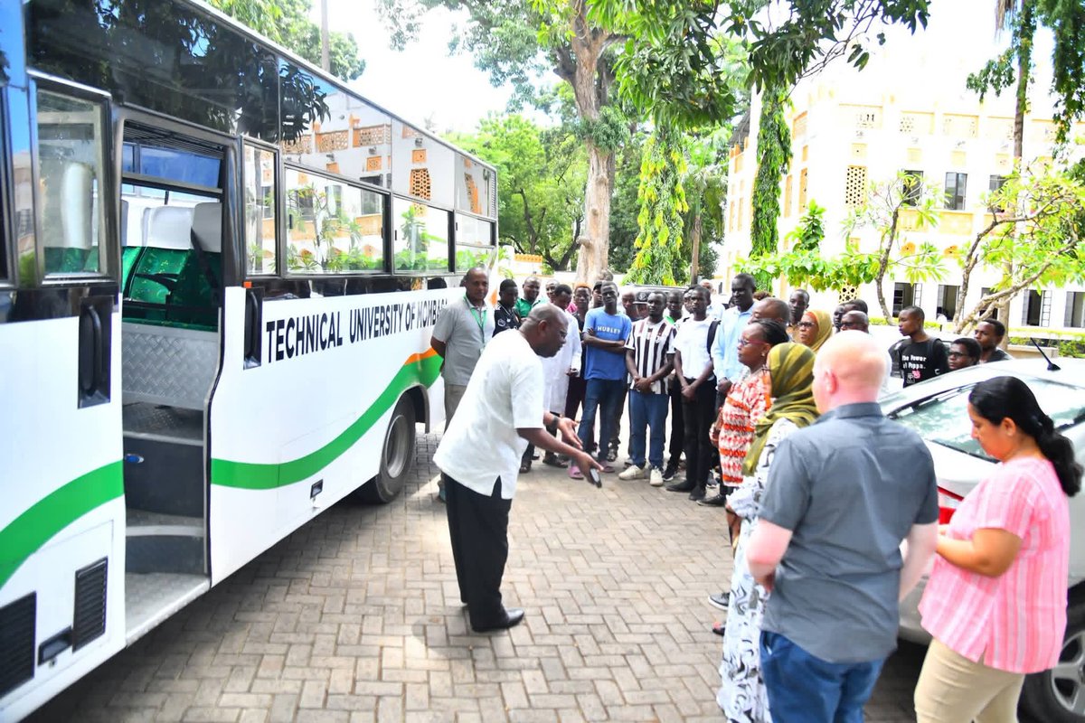 Tum001Ke's tweet image. The Technical University of Mombasa has unveiled two new Isuzu buses (67- &amp;amp; 33-seater), boosting student mobility, safety, and transport efficiency on campus.

Read more: tum.ac.ke/news/tum-acqui…⁠

#technicaluniversityofmombasa #newbuses #transport