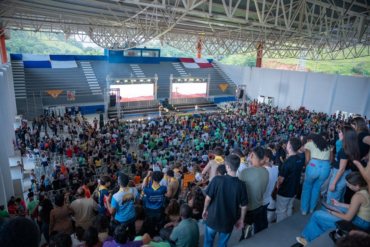 Foi mais do que um evento: foi um encontro com Deus. 🙌✨

O Celebra ARJ ficará marcado em nossos corações como uma tarde de adoração, comunhão e transformação. 💙

Cada louvor, cada oração e cada momento nos lembraram que Deus esteve presente do início ao fim. 🔥