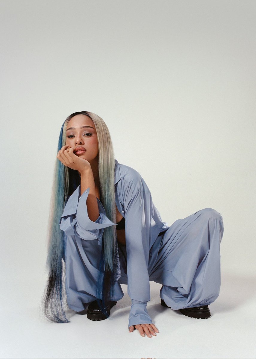 KATSEYEBRASIL's tweet image. DEUSAS! SOPHIA e MANON para a revista “NYLON”.