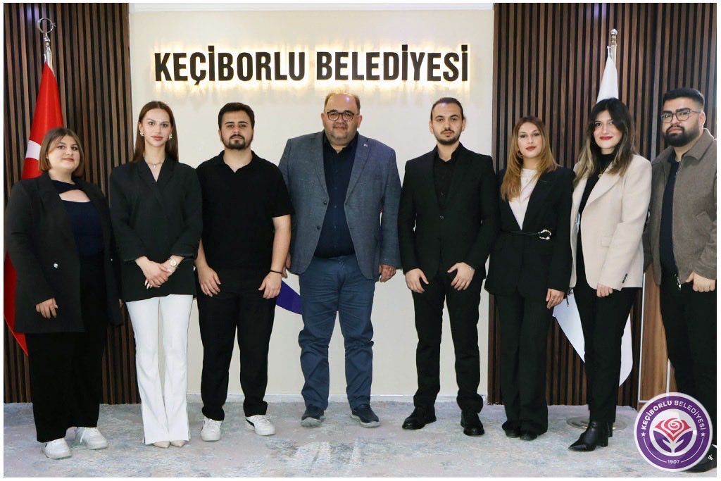 Süleyman Demirel Üniversitesi Siyaset Bilimi ve Kamu Yönetimi Bölümü 4. sınıf öğrencileri, bitirme ödevleri için belediyemizi ziyaret etti. Kamu Yönetimi ve Yöneticiliği ile ilgili,  kendileri ile soru cevap şeklinde bir söyleşide bulunduk. #Keçiborlu