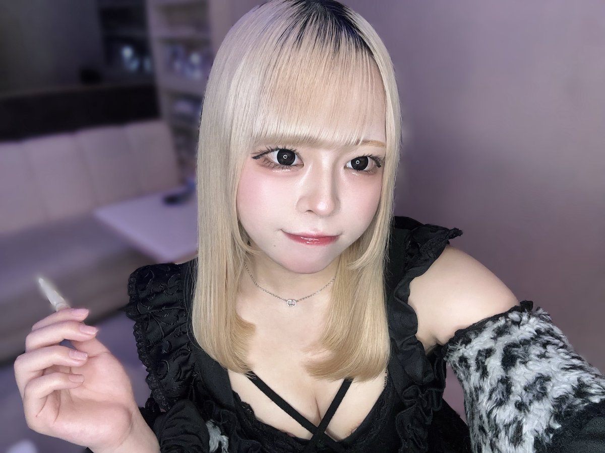 evolmk's tweet photo. 明後日髪の毛染めるんだ〜ᴗ  ̫ ᴗ https://t.co/tnPcsMO3zl