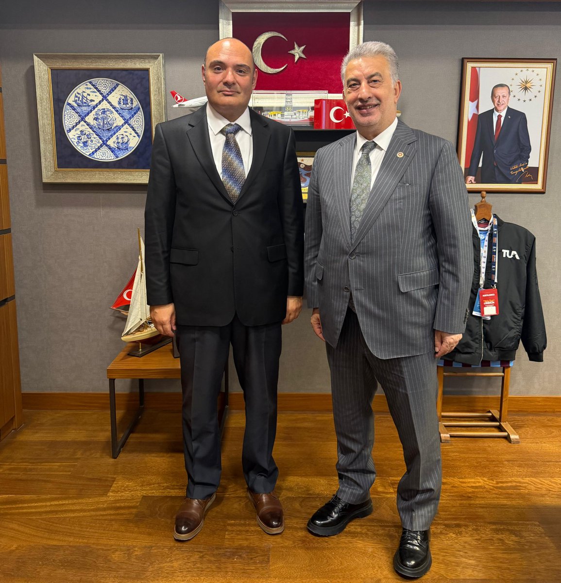 Vehbi Koç tweet media