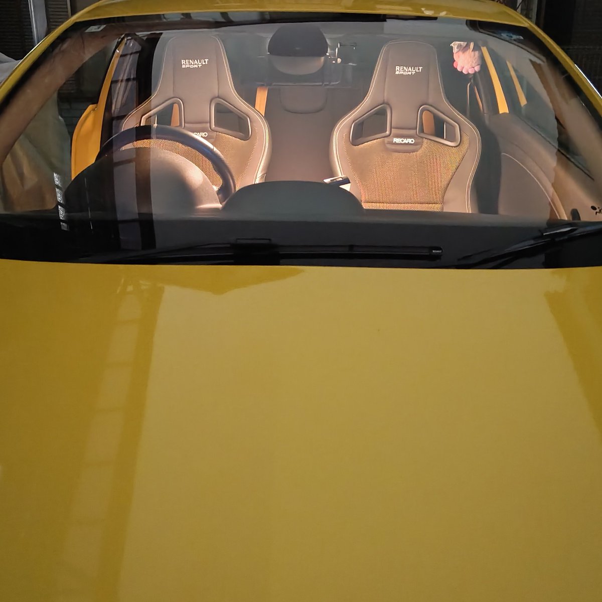 butachanbuubuu's tweet image. 夜でもカッコイイメガネ

#Megane
#Renault