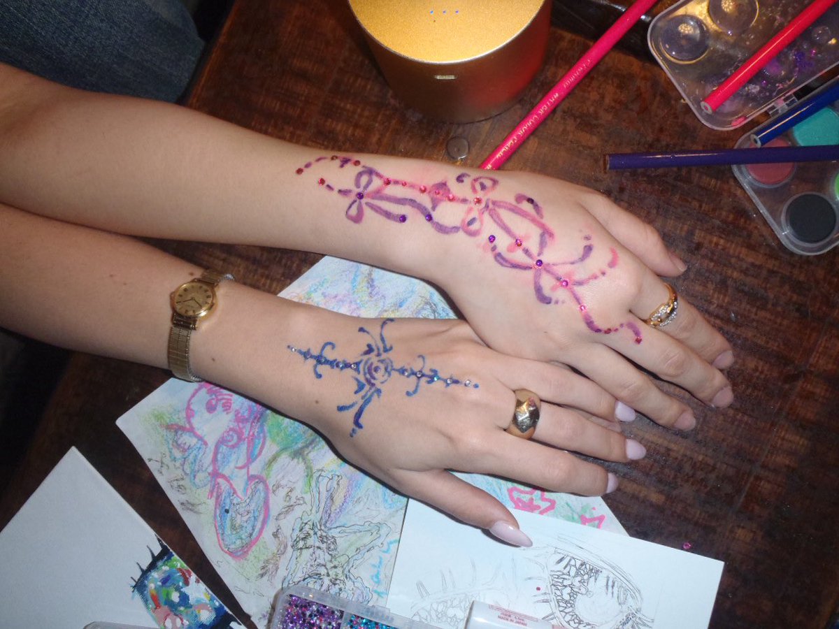 at0lier's tweet photo. ボディペイントཐིཋྀ⋆

 #art #illustration #tattoo #painting https://t.co/D8HRu3PThH