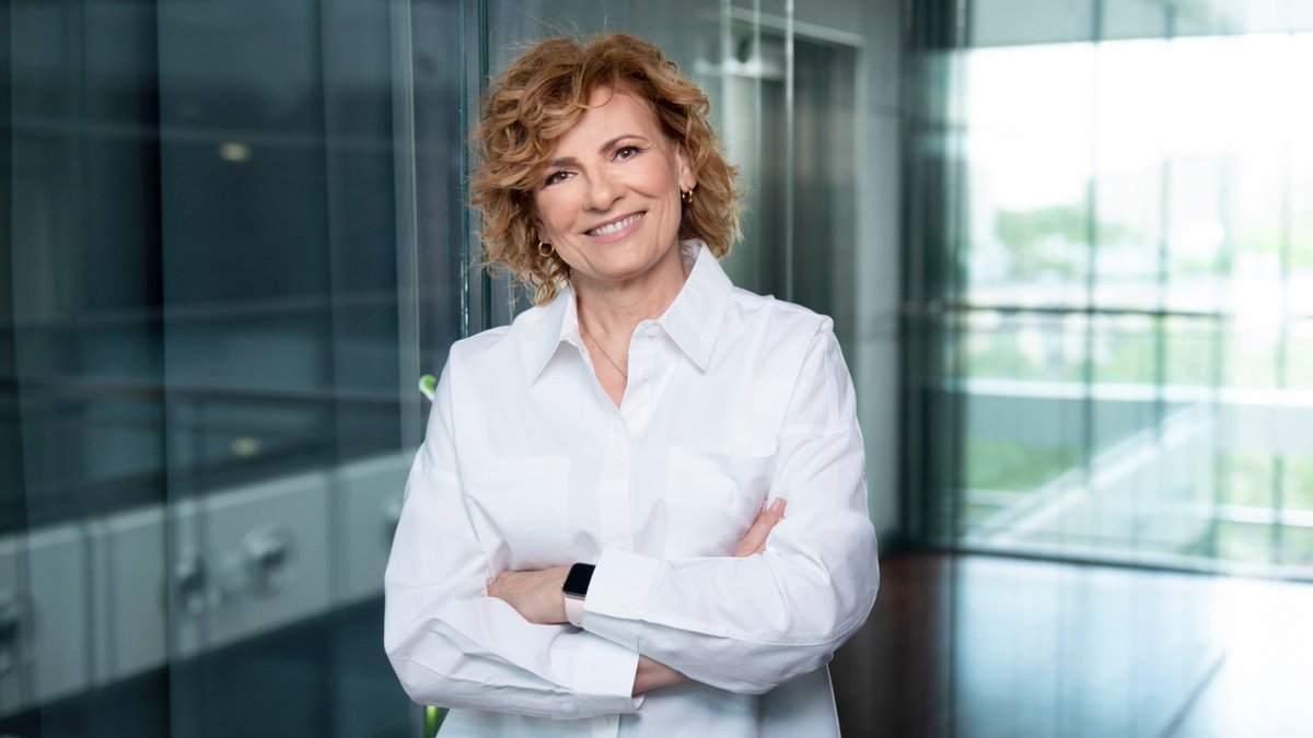 anael_tw's tweet image. 👥 Jacques du Puy devrait quitter ses fonctions d'administrateur de #Viaplay suite à son départ en retraite de chez @canalplusgroupe. Est proposée Edyta Sadowska, Présidente du Directoire et Directrice Générale de CANAL+ Polska, pour prendre sa place.
🔗 viaplaygroup.com/en/newsroom/pr…