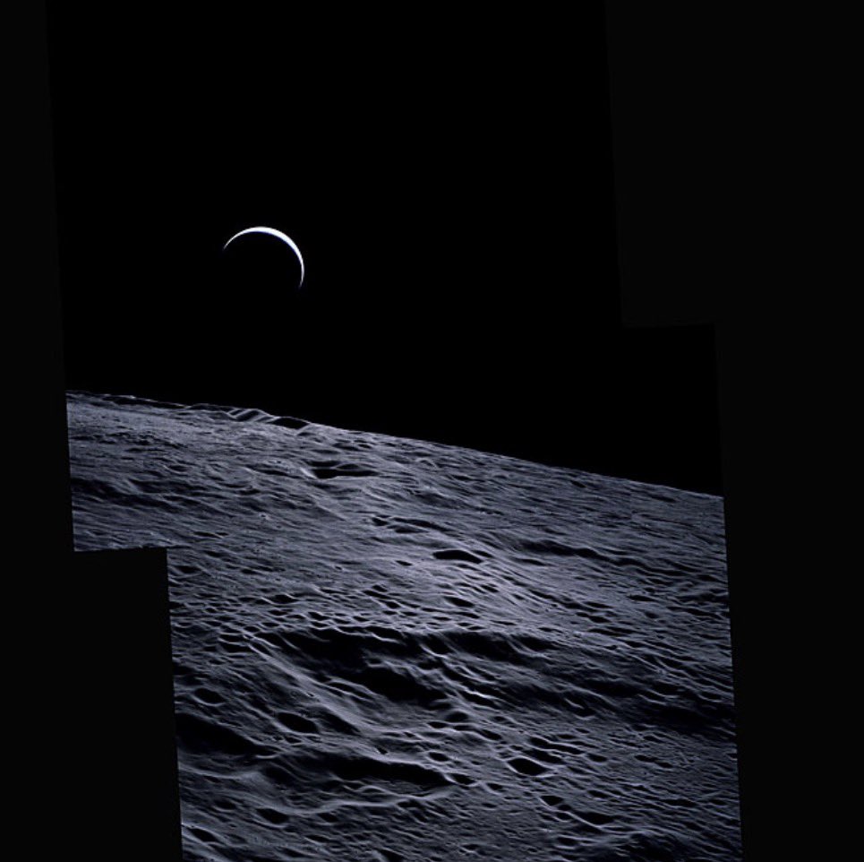 mathsboi42's tweet image. Earthset (Artemis II) vs Earthset (Apollo 15)