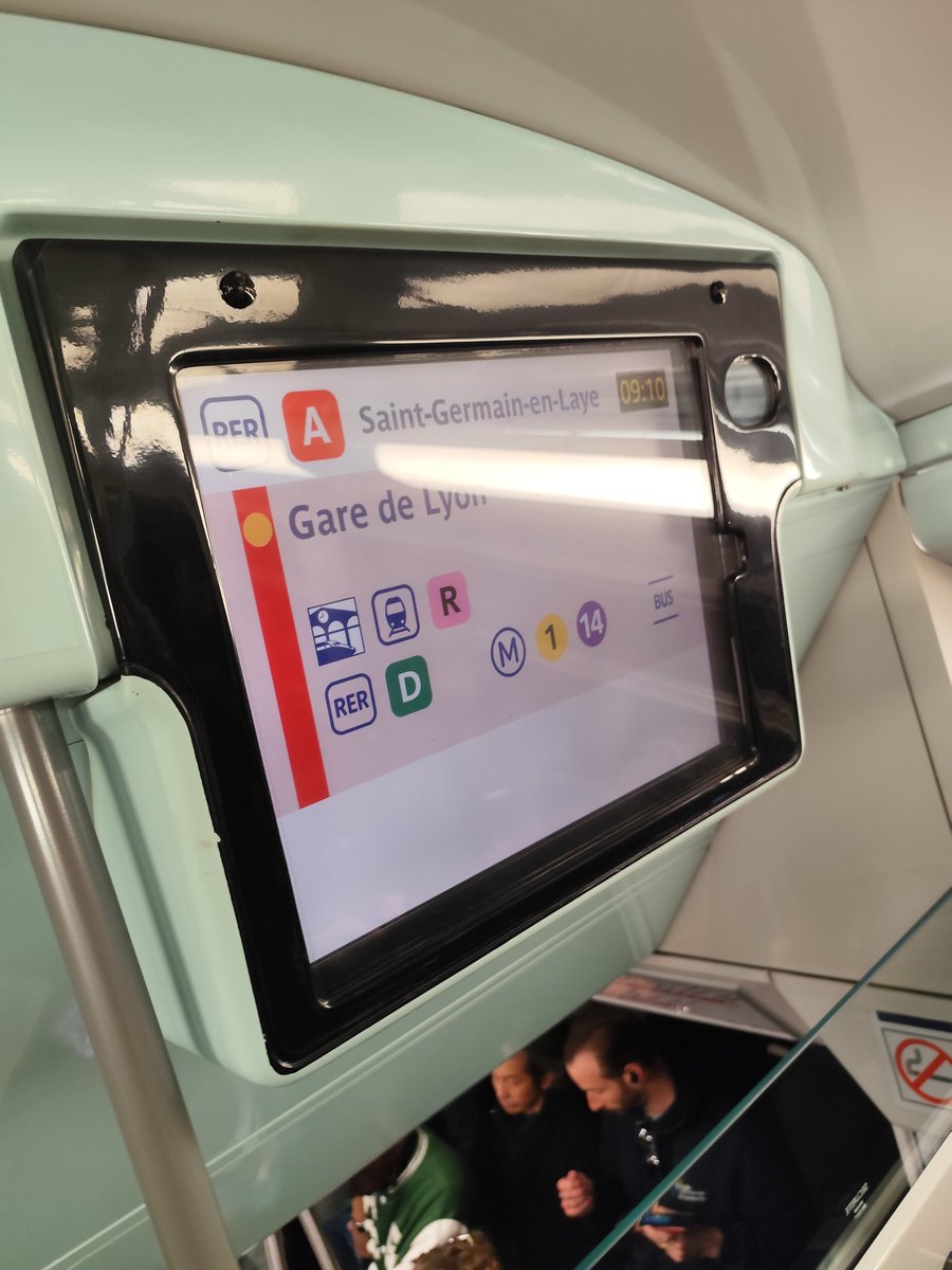 BlackAvatRed's tweet photo. Bonjour @RERA_RATP,
C'est top que les SIVE aient été mis à jour (nouvelle charte des différents types de transports et nouvelles correspondances). Pour l'instant, c'est un 9/10 ! https://t.co/pP5CXENsIo
