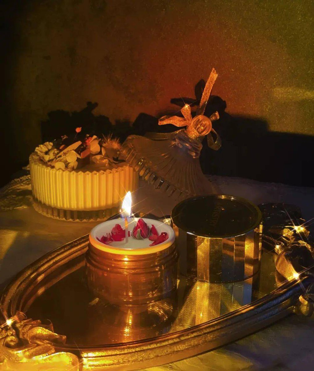 She_Devil666's tweet photo. "Turn old glass jars into glowing candle holders! Clean, paint, add a wick—5 mins, zero cost, maximum cozy.  #UpcycleHacks #DIYHome" https://t.co/3PlCURfrbn