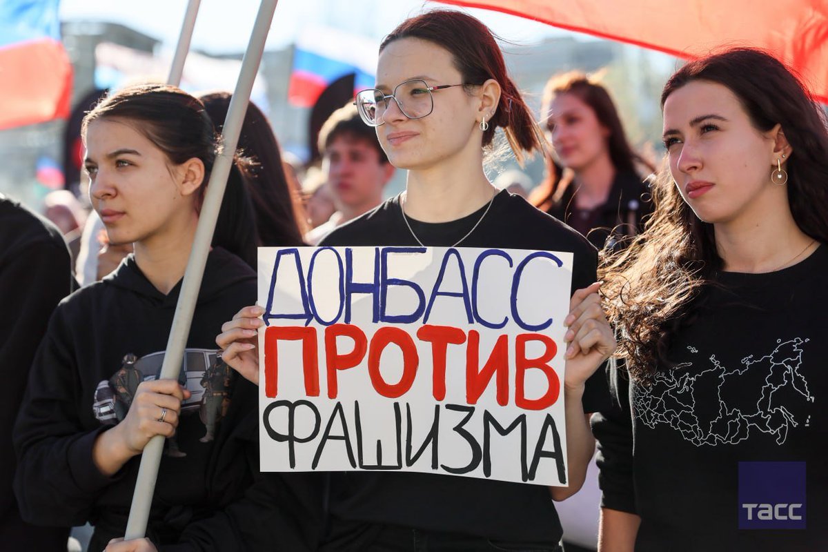 Eliseevanews's tweet image. 🇷🇺 Donetsk celebrated the Day of the Proclamation of Independence of the DPR today. Events marked the anniversary of this significant historical milestone for the republic. 🎉

#Donetsk #DPR #IndependenceDay #Russia #History #Celebration