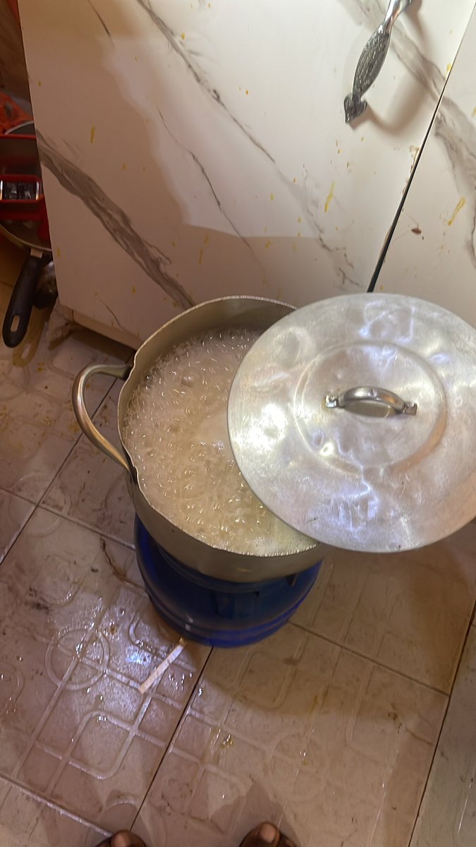 PECULIAR tweet media