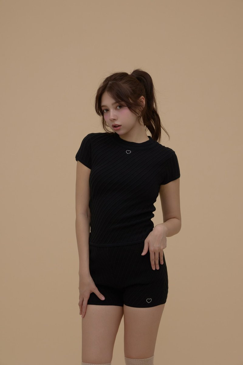 Heart point knit set up color pink/black ¥18,700-tax in 凹凸のある
