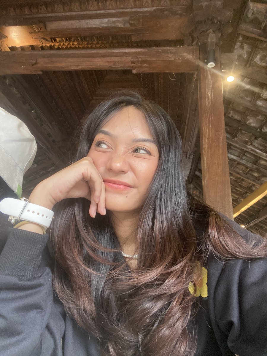 Pretty Ada Wong tweet media