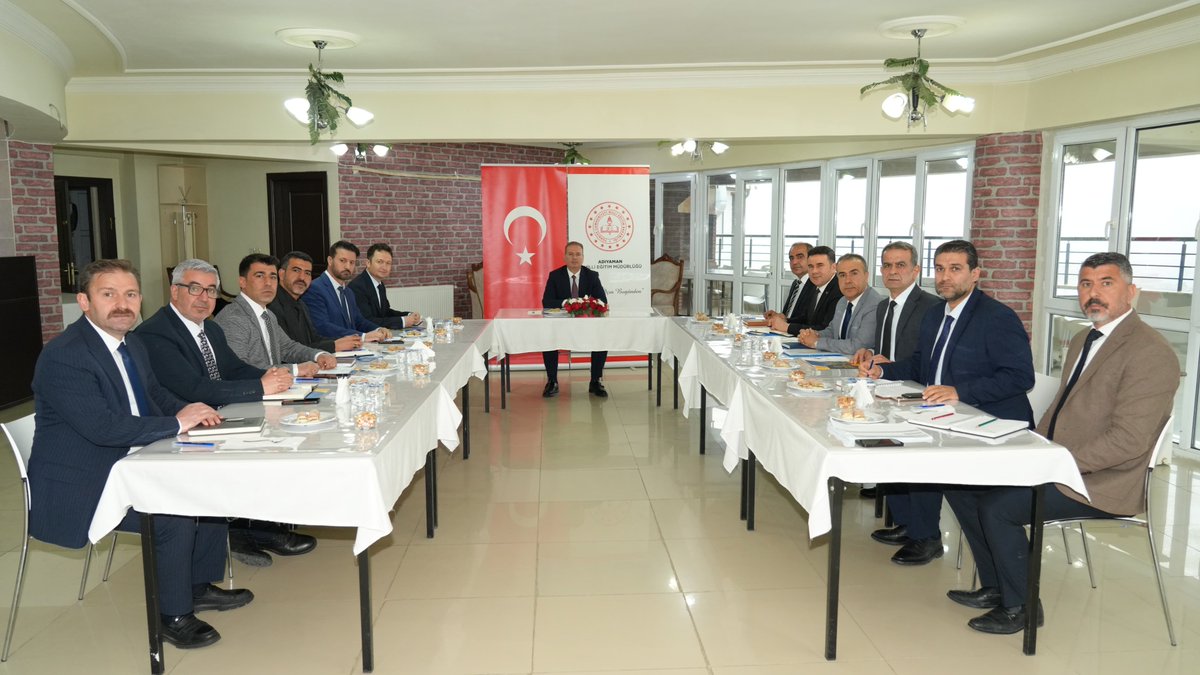 Nisan Ayı İlçe Millî Eğitim Müdürleri Toplantısı Sincik’te Gerçekleştirildi

İl Millî Eğitim Müdürümüz Sayın Ali Tosun başkanlığında, Nisan ayı İlçe Millî Eğitim Müdürleri Toplantısı Sincik ilçesinde bulunan Hüseyin Çelik Öğretmenevi Toplantı Salonu’nda gerçekleştirildi.