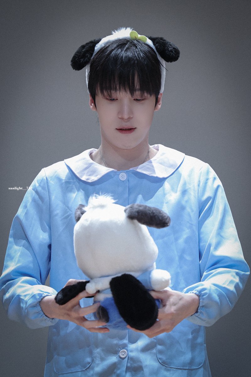 sanlight__710 tweet media