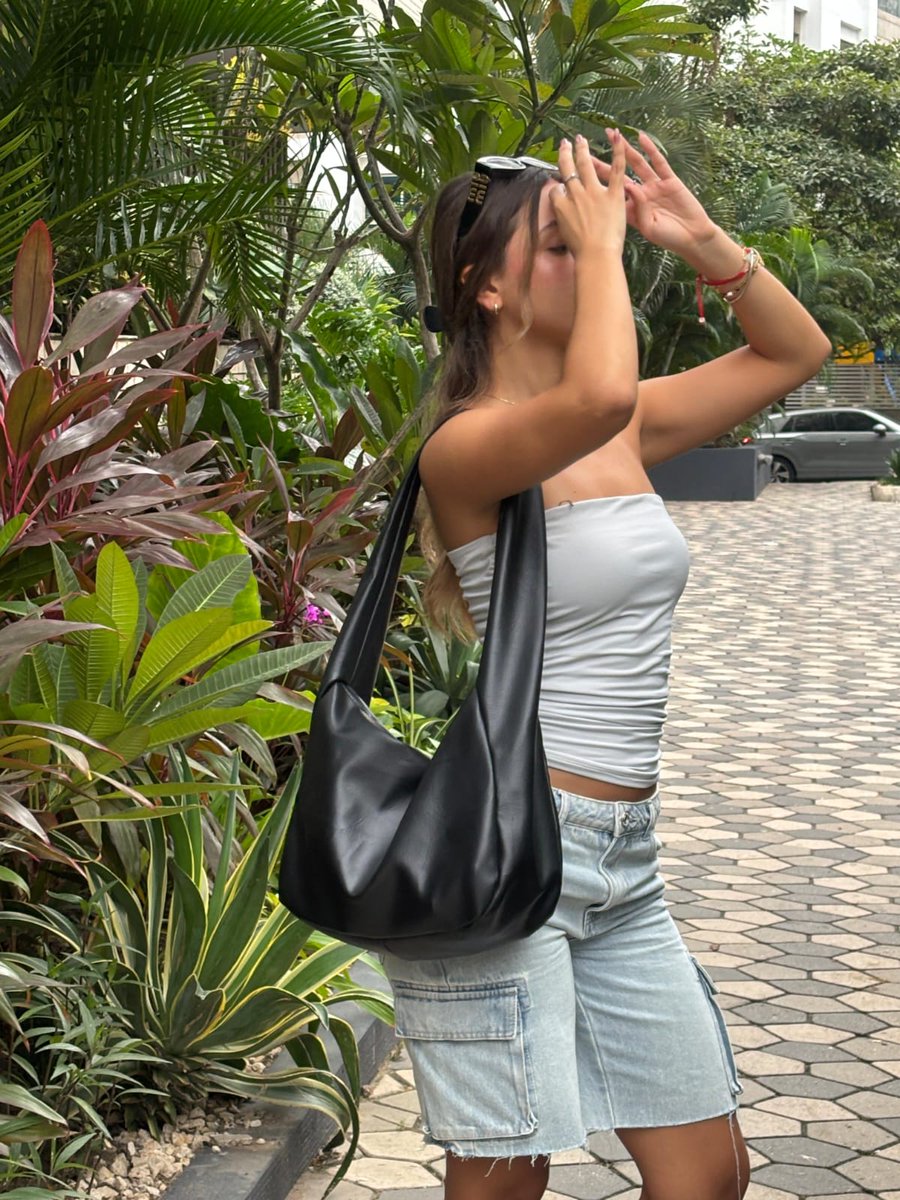 BureauModern's tweet photo. VANIANS 🇨🇴 @vanians.co

Essential Bag

Descripción: Vanians nace de una búsqueda personal, encontrar un bolso que realmente refleja un estilo personalizado. Al no encontrar uno que cumpliera con los gustos en diseño, calidad y funcionalidad, se crea algo original. https://t.co/qVtc7pMyJi
