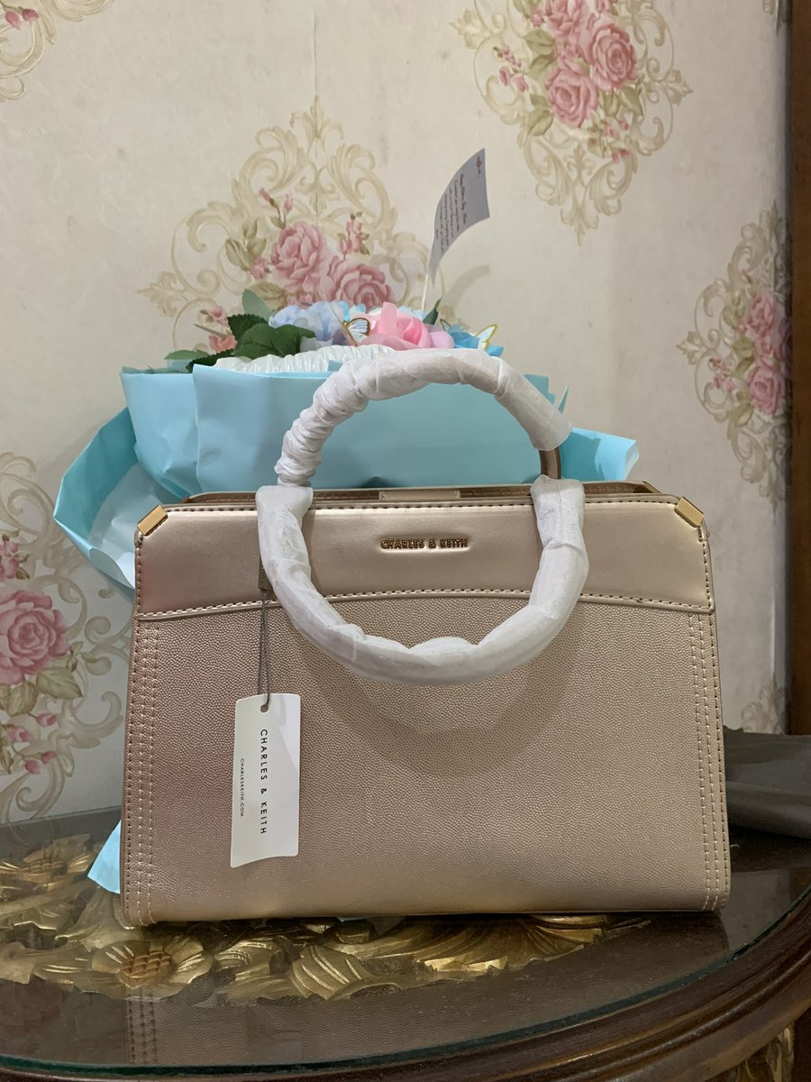 nrchieves's tweet photo. WTS New Tas Charles &amp; Keith (C&amp;K) 
Only 182k

https://t.co/oCn85gBKzb

Lengkap baru
Setiap pembelian dapat freebies
Bisa nego https://t.co/VwaZk3Brbu