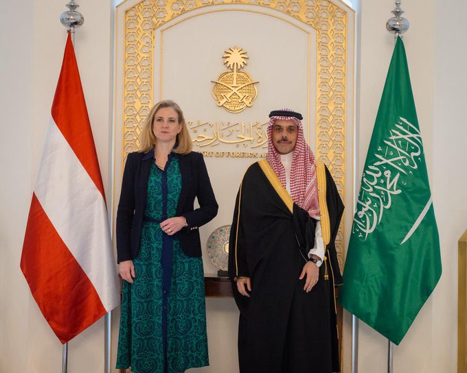 وزير الخارجية يستقبل وزيرة خارجية النمسا ويبحثان مستجدات الأوضاع الراهنة وتداعياتها على الأمن والاستقرار