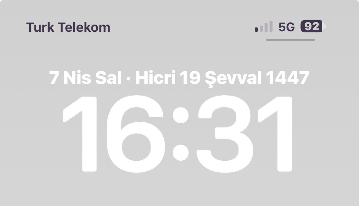 tujigg's tweet photo. İstanbul'un göbeğinde telefon çekmiyor ama 5G'miz var. Çok güzel deyim var bu duruma istinaden. Ayranımız yok içmeye, atla gider çeşmeye... @TTDestek  @ebekirsahin https://t.co/uKvI62IBBm