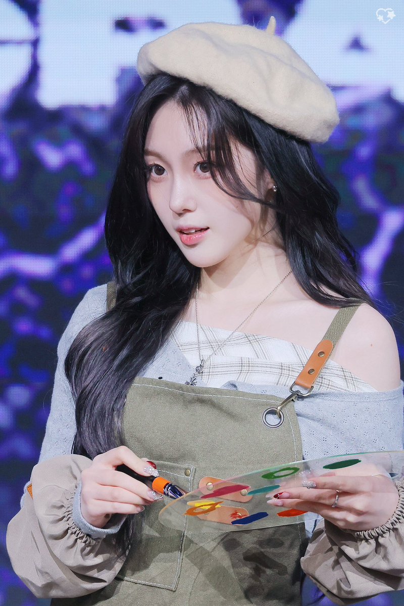 chaehyun hours tweet media