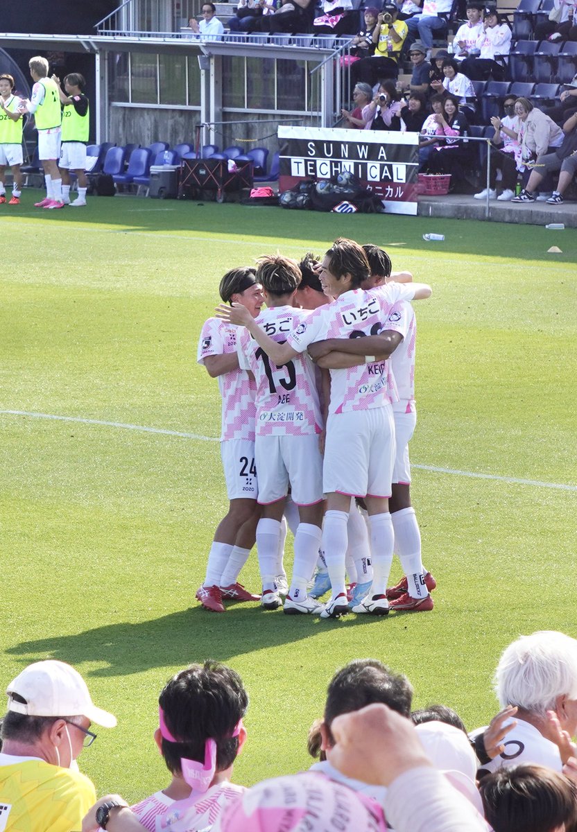 テゲバカ tweet media