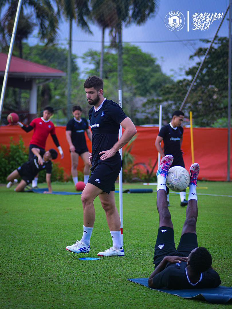 SabahFCofficial's tweet image. Back at it! 👊🏼

11 Apr | Selangor vs Sabah
✈️ MBPJ Stadium

#SabahFC #SabahMajuJaya #BangunlahBersatuSemua