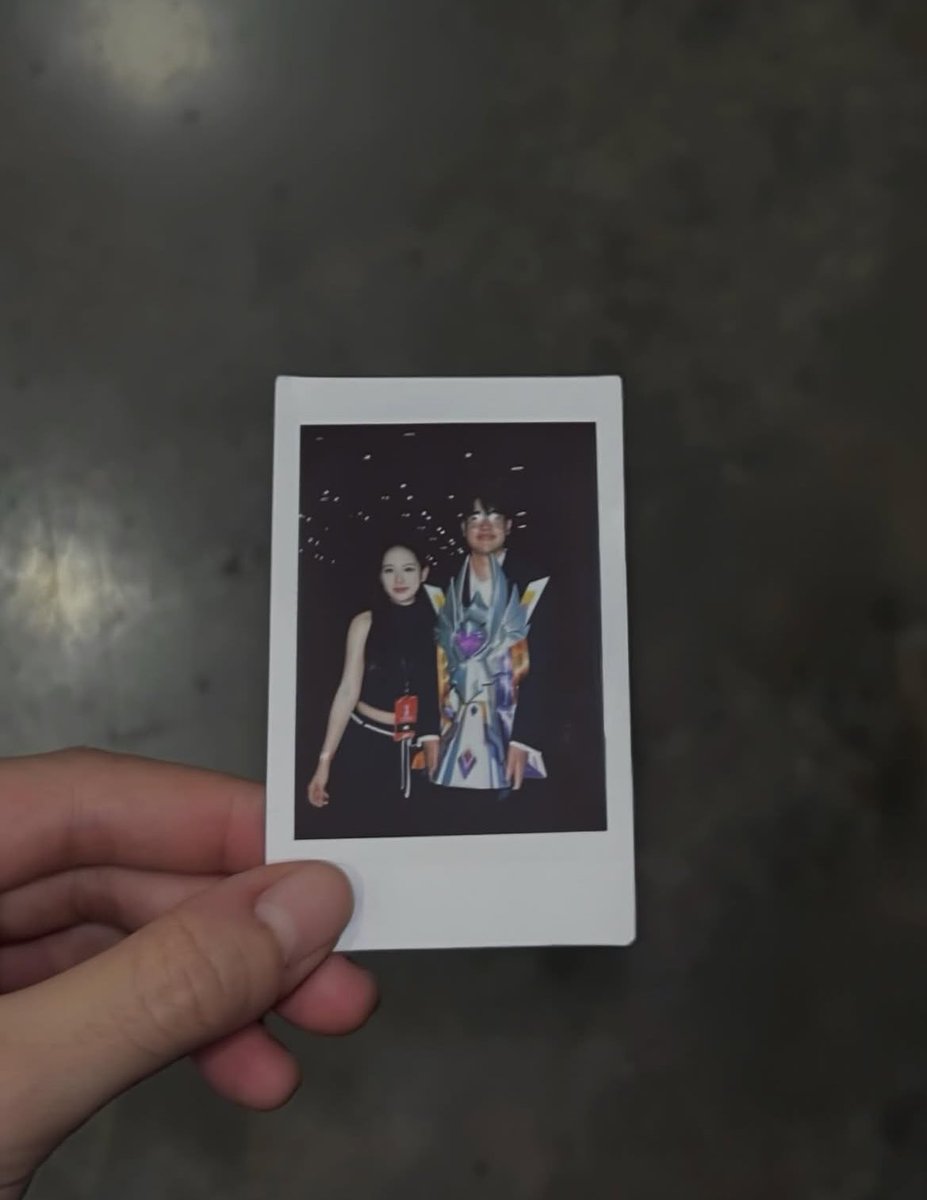 k .almondp tweet media