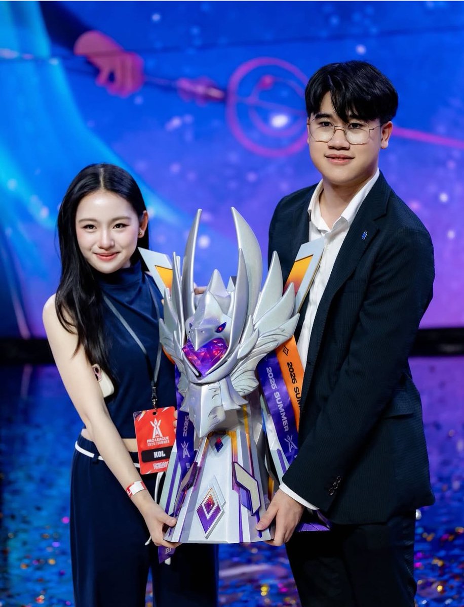 k .almondp tweet media