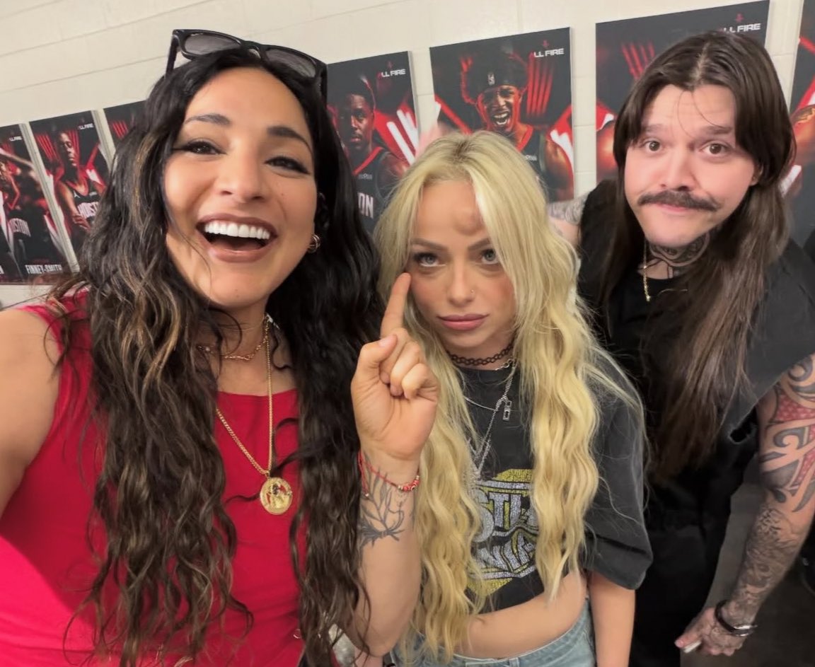 TOTAL CATCH ( WWE ) tweet media