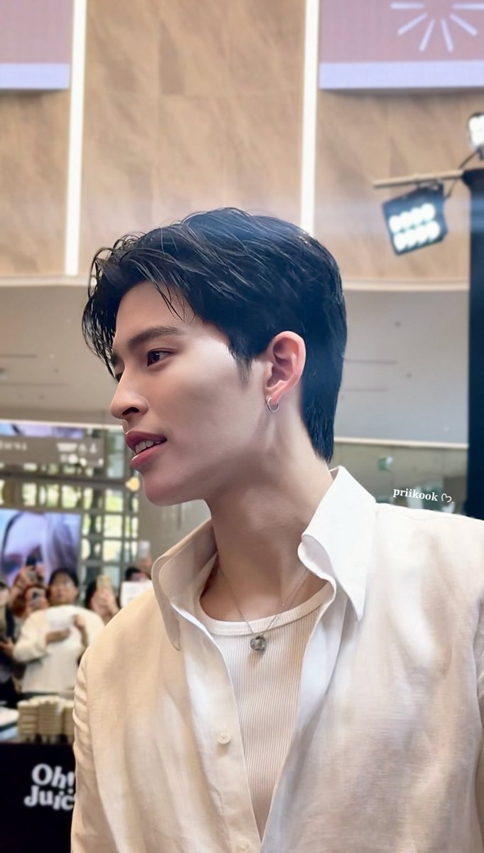 ❥ 𝐩𝐫𝐢𝐢𝐤 𝐚 𝐛𝐨𝐨 ◡̈ 🌻 tweet media