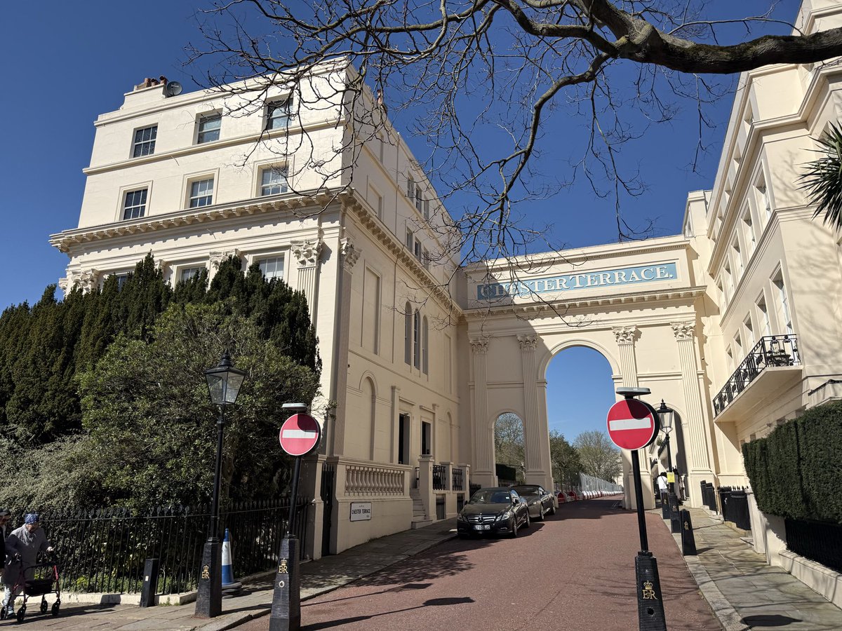 sean thomas knox tweet media