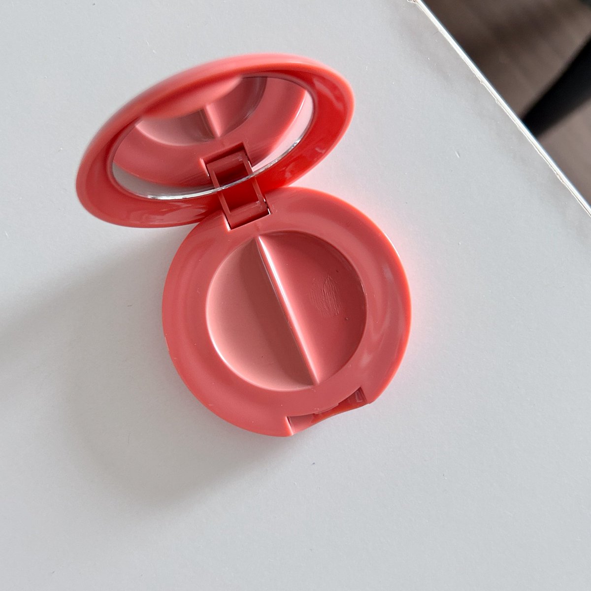 ᙏ̤̫ // tweet media