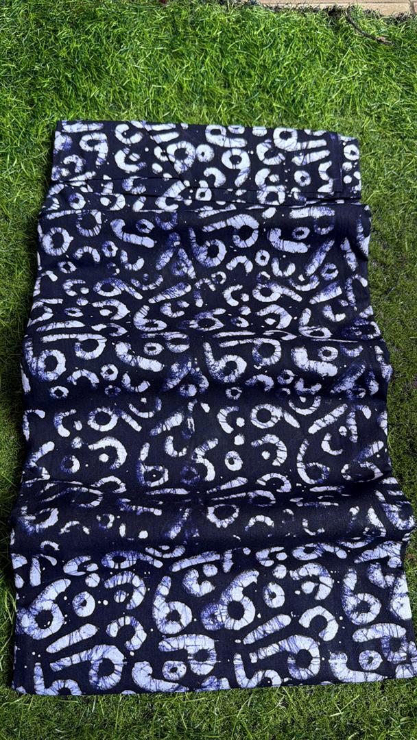 TheOakenBrand's tweet photo. Hi beautiful people,
Batik Adire Fabrics
N15,500
5 yards
Lagos,Nigeria/Delivery is Nation and Worldwide ✈️
To order, kindly send a DM or use link in our bio.
Pls rtw 🤲🏽 🙏🏽
#Vendorena
#pagesbydamicommerce
#iyaloja
#thespot
#TagOVC
@_DammyB_
@yay_tunes
@Berrychexplace https://t.co/axETykS6AF