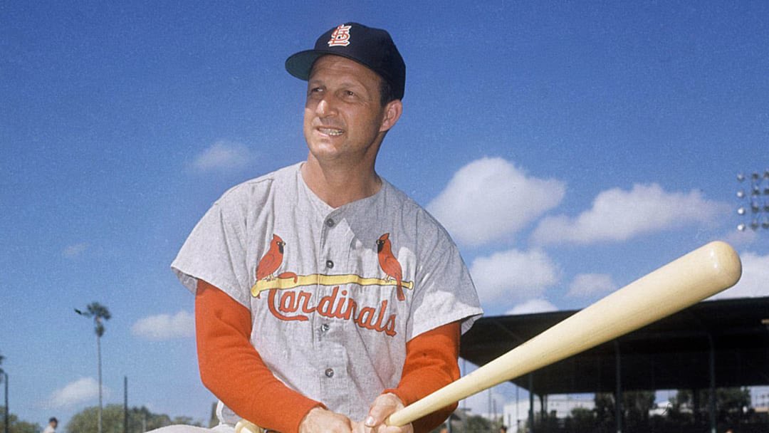 Luke19_Ten's tweet photo. Bring back the navy caps as our regular road cap! They are way too good to wear so infrequently @Cardinals https://t.co/7n6uRzPksv