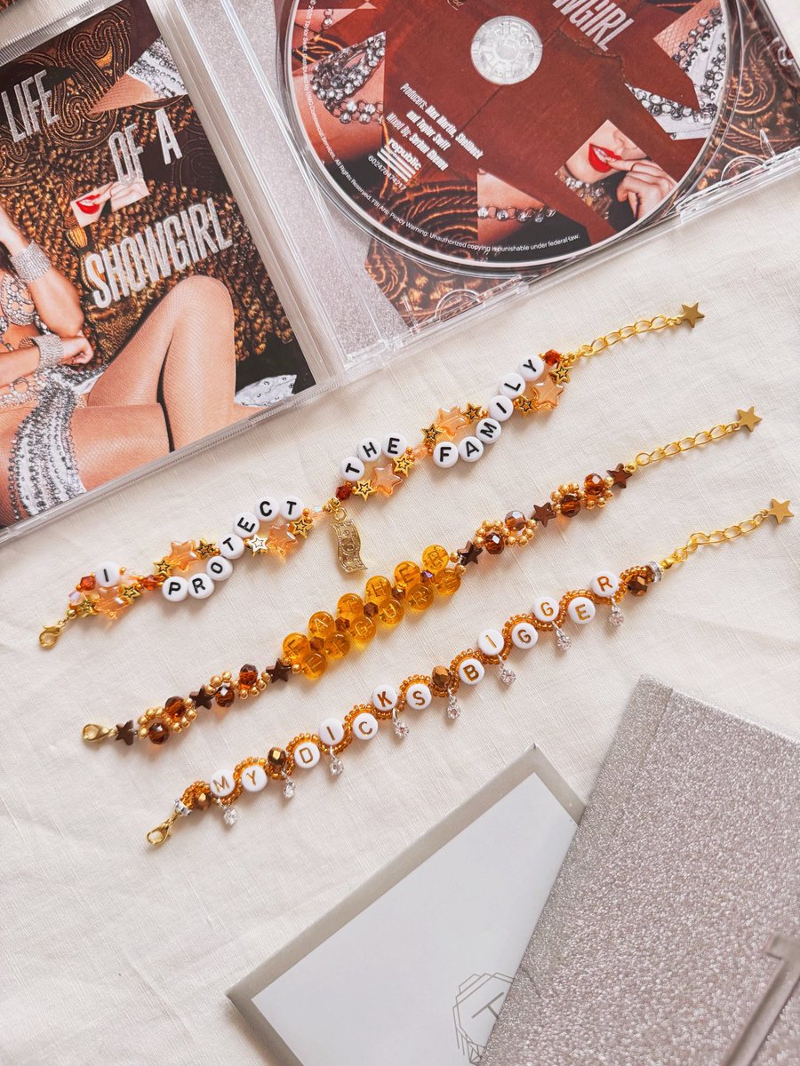 Sara makes the friendship bracelets tweet media