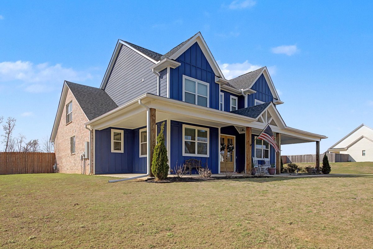 MollyP901's tweet photo. 2711 Turkey Creek Dr, Olive Branch, MS, 38654
4 bed | 3 bath 2906 Sq. Ft.
Active | 580000
https://t.co/cSowwSxhJ6
New list price! Beautiful farmhouse-style home built in 2023 featuring 4 bedrooms plus a finished bonus room and a spacious 3-car garage. Enjoy peaceful country... https://t.co/4nO1Hcd7yt
