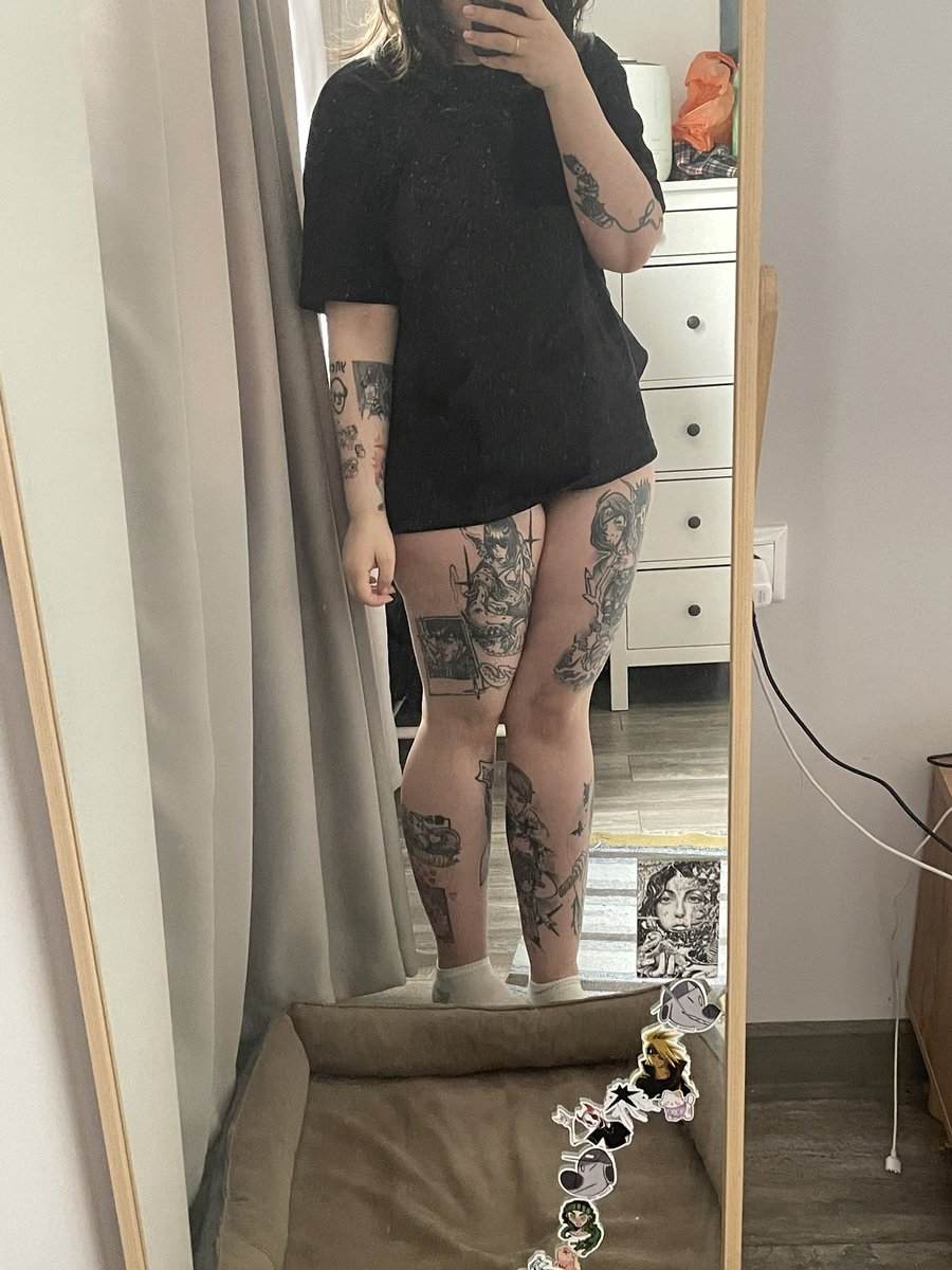 *ля романовна tweet media