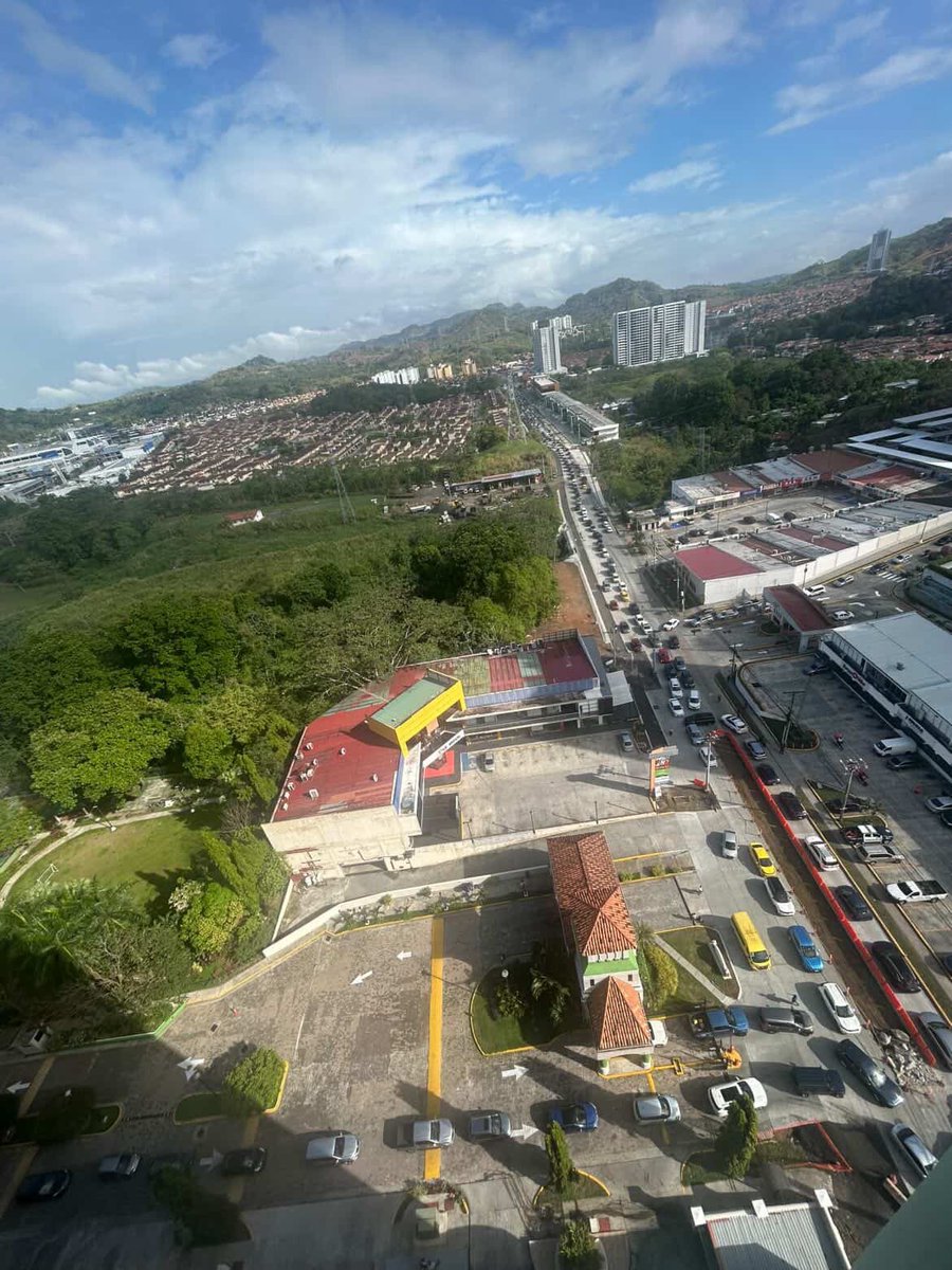 Tráfico Panamá tweet media