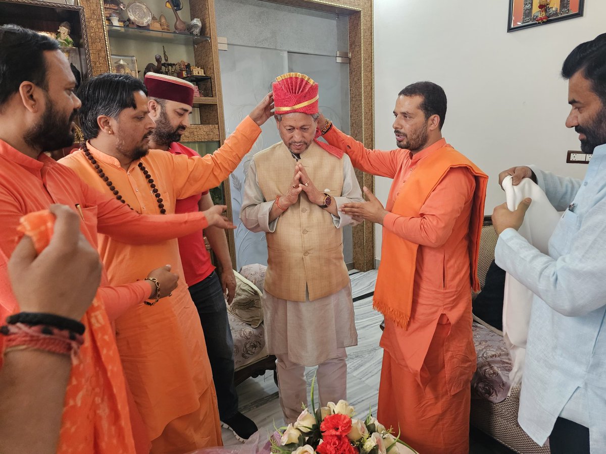 Tirath Singh Rawat (मोदी का परिवार) tweet media