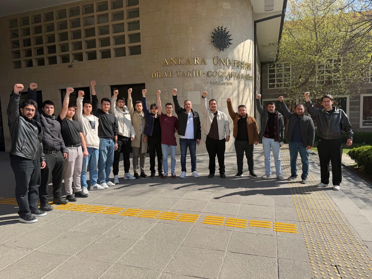 atakanksgnn's tweet photo. Geçmiş dönem fakülte başkanlarımızdan Cem Tutsoy ağabeyimizi fakültemizde ağırlamaktan mutluluk duydum.

7Nisan2026 | DTCF https://t.co/lVq3PajB5v