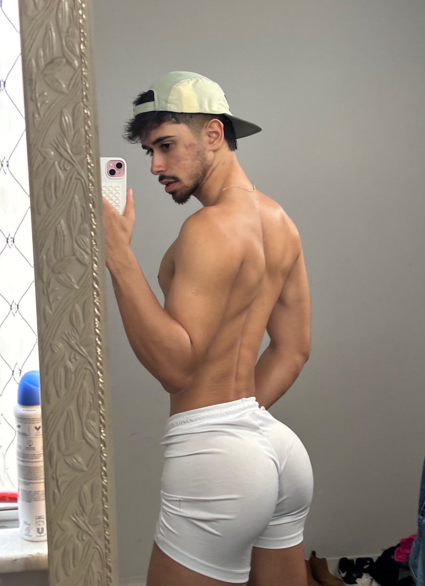 RYAN 🔆 tweet media