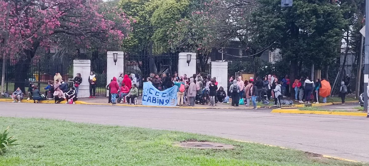 LT8 am830 tweet media