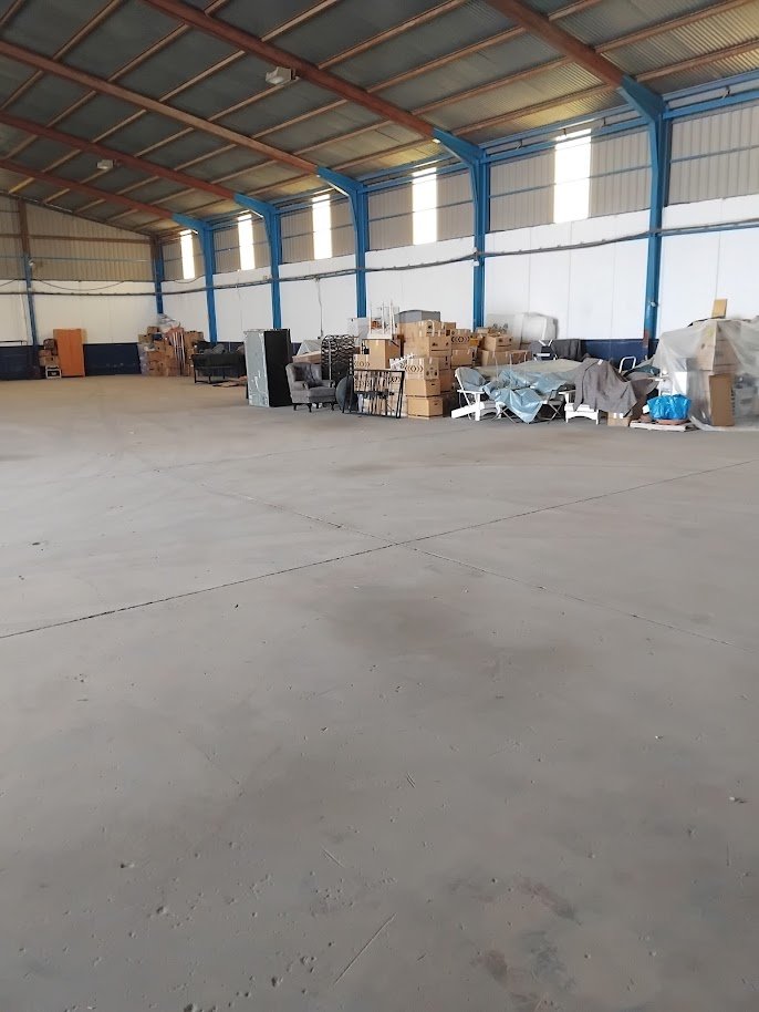 ashleyrclark1's tweet photo. So the #ERSRemovals #Warehouse is looking a bit fuller 
Still plenty of space thou 
#MoversandStorers 
#Albox #Spain 
https://t.co/eIrcTEIrw2 https://t.co/51FPg61pr4