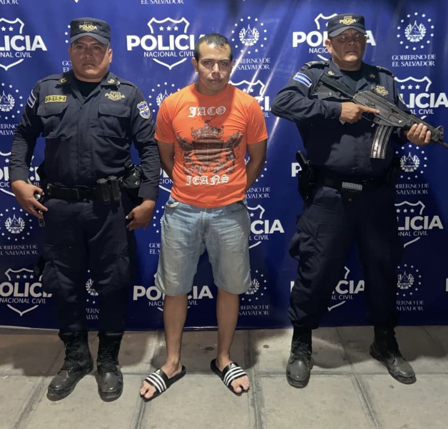 thrashmetal0's tweet photo. Con esta captura 
Se evitó 
Otro caso 
Como los trabajadores 
que fueron asesinados 
machetazos 

3 Doritos después.
Excelente trabajo 
@PNCSV https://t.co/v3oAEYbLhS